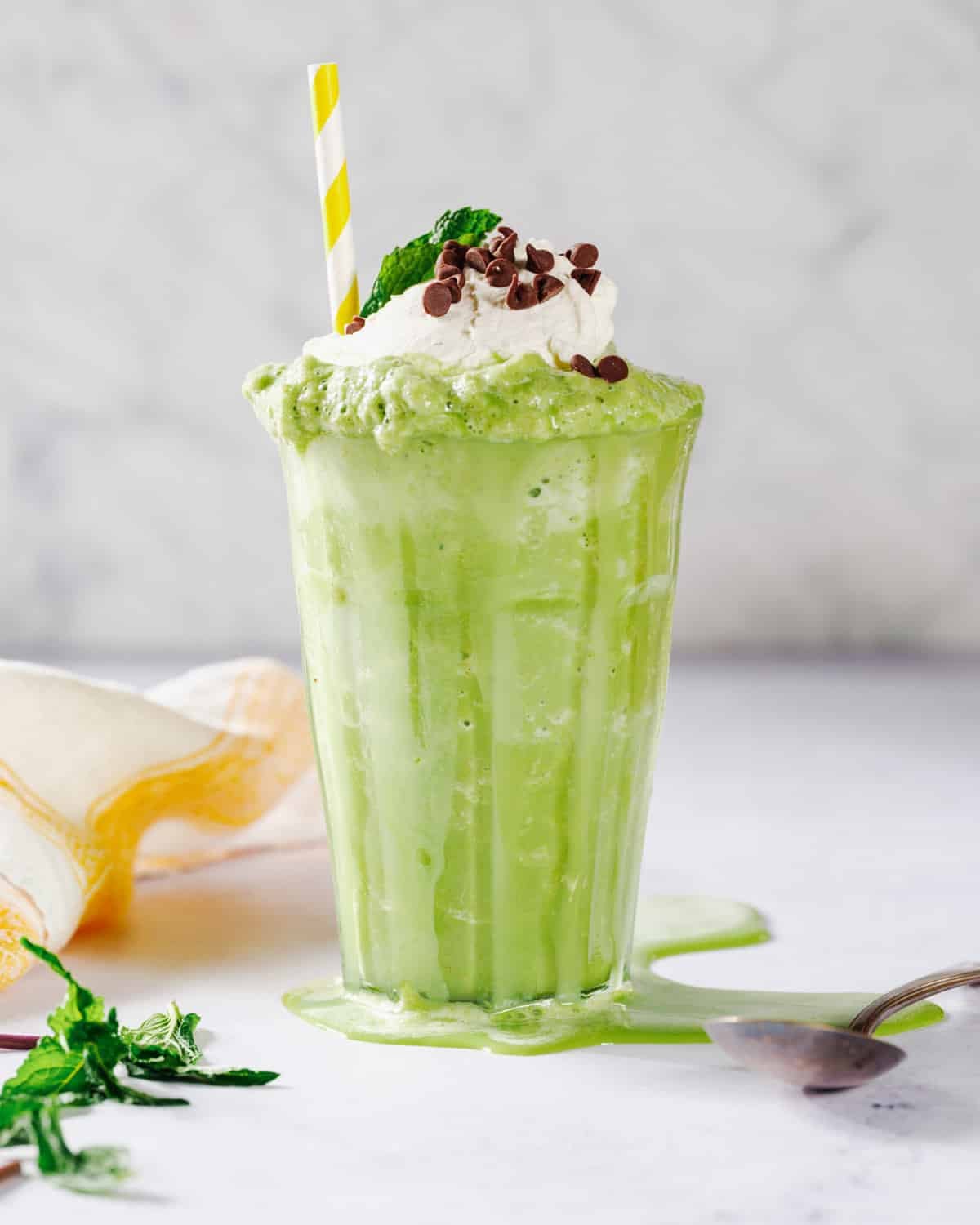 Mint Smoothie (Healthy Shamrock Shake)