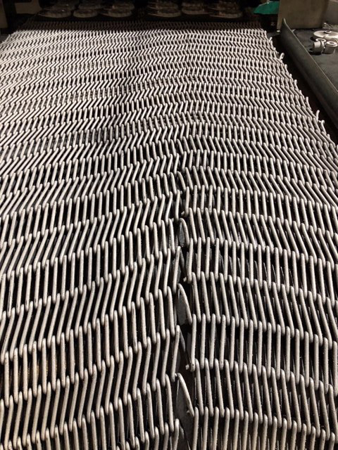 Belt with and without ToughSert Belt example with and without the ToughSert enhancement.